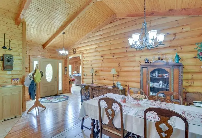 Serene Valley Bend Cabin Rental: 7 Private Acres!