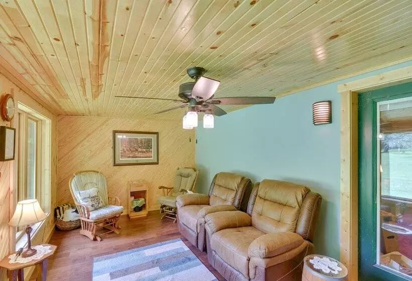 Serene Valley Bend Cabin Rental: 7 Private Acres!