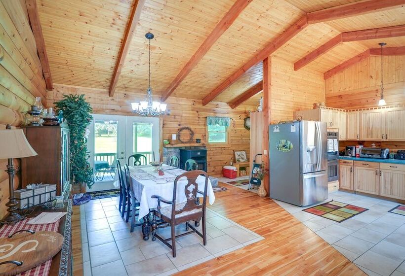 Serene Valley Bend Cabin Rental: 7 Private Acres!