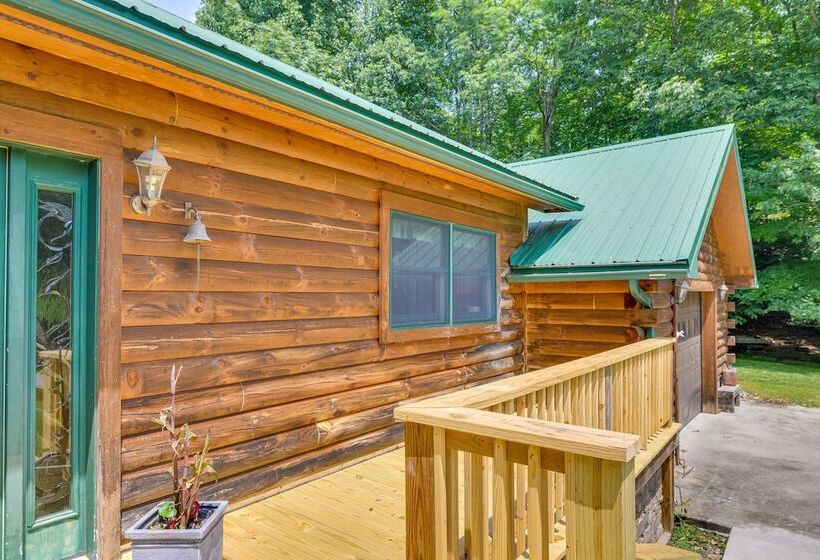 Serene Valley Bend Cabin Rental: 7 Private Acres!