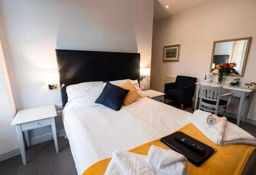 Hostelli Grapes Hotel, Bar & Restaurant Snowdonia Nr Zip World