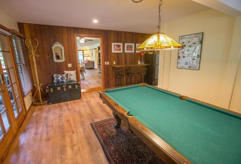 Отель Hale Mauna Loa