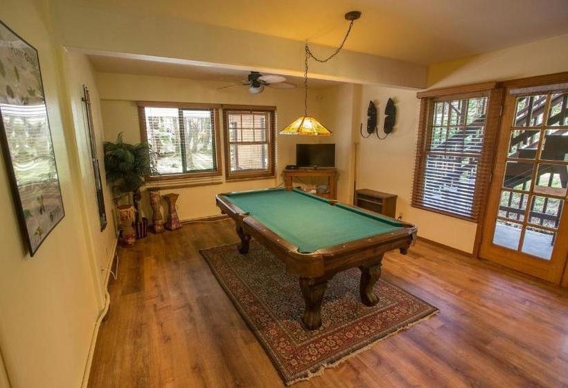 Отель Hale Mauna Loa