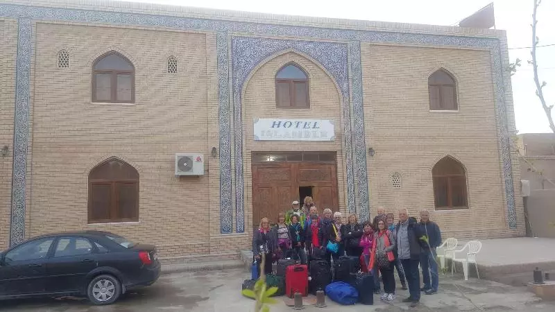 Islambek Hotel & Travel