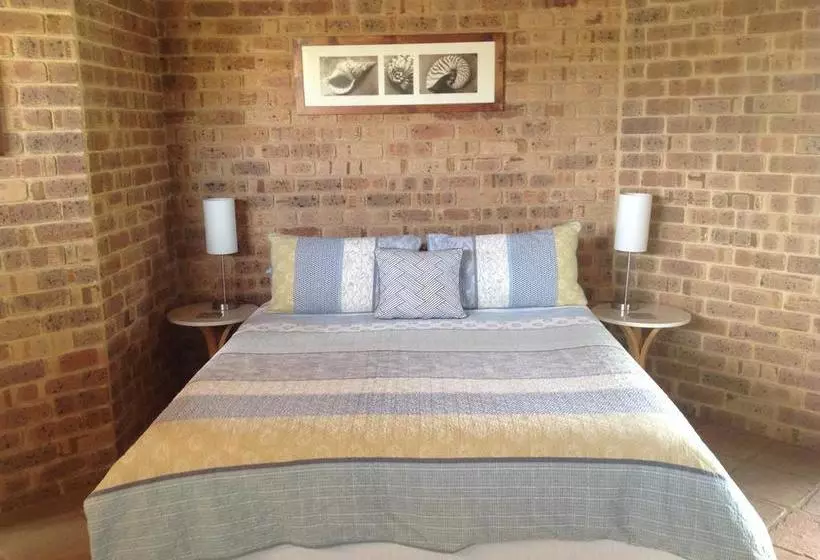 هتل Nautilus Retreat Kalbarri B&b