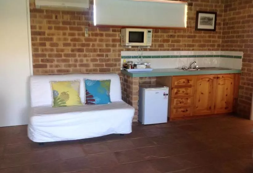 هتل Nautilus Retreat Kalbarri B&b