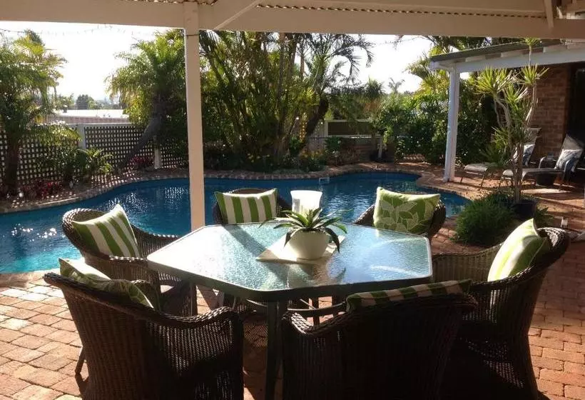 هتل Nautilus Retreat Kalbarri B&b