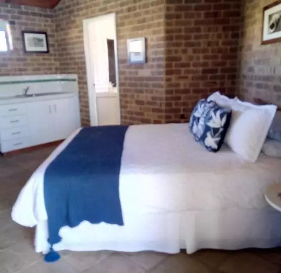 هتل Nautilus Retreat Kalbarri B&b