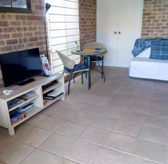 هتل Nautilus Retreat Kalbarri B&b
