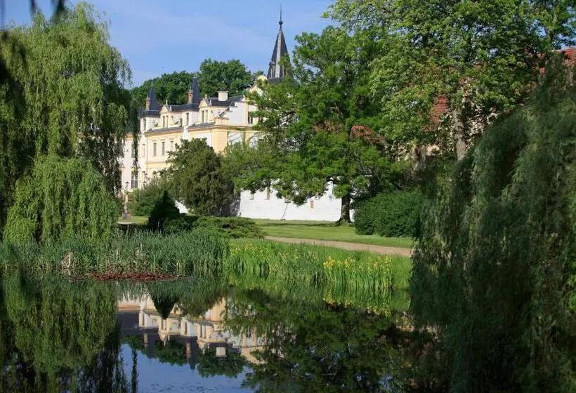 Hotelli Schloss Und Gut Liebenberg