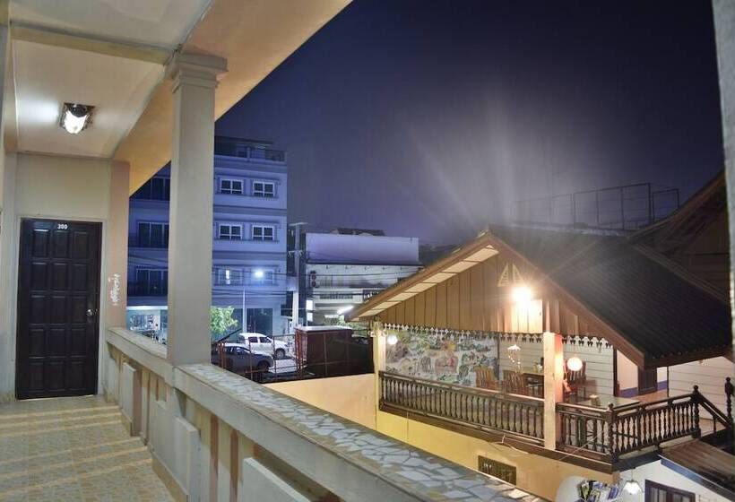 בית מלון כפרי Vientiane Star