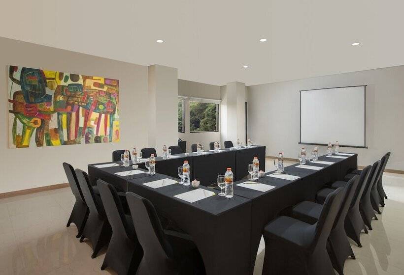 酒店 Yellow Star Ambarukmo