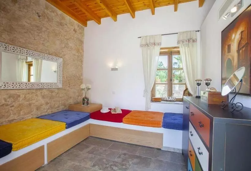 Mesogi Cottage