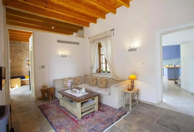 Mesogi Cottage