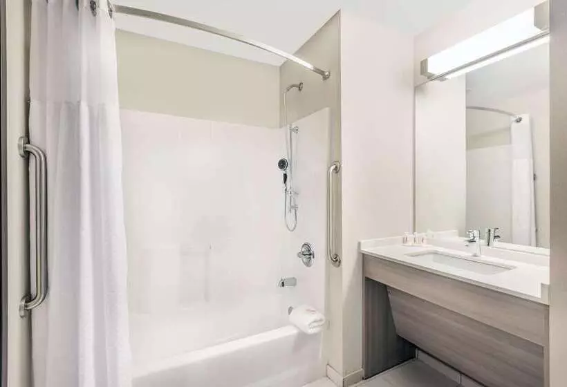 Microtel Inn & Suites By Wyndham Perry