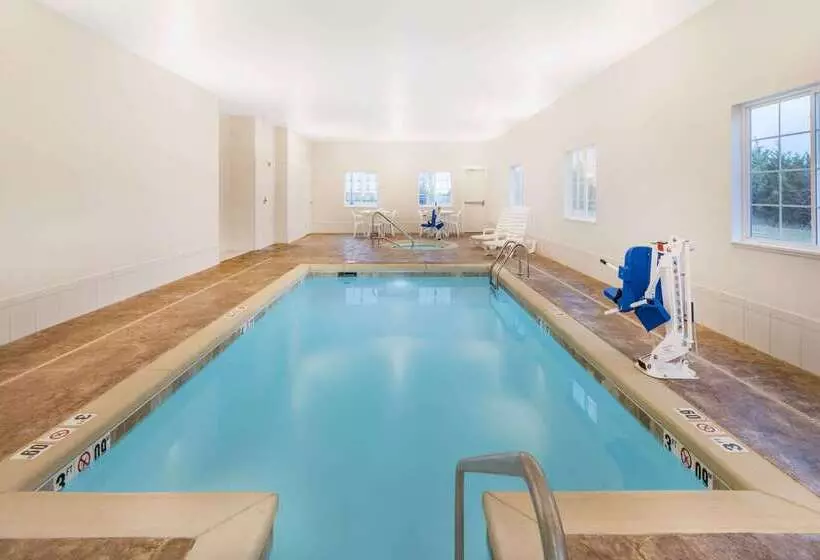 Microtel Inn & Suites By Wyndham Perry