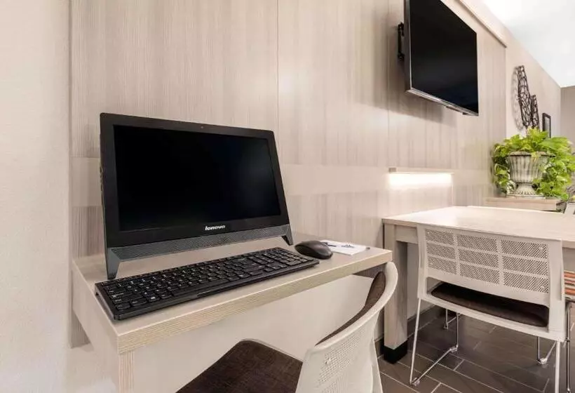 Microtel Inn & Suites By Wyndham Perry