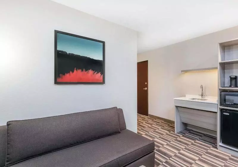 Microtel Inn & Suites By Wyndham Perry