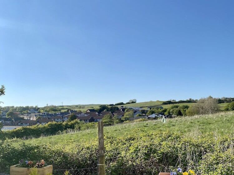 펜션 Number 19 Guest House   4 Miles From Barrow In Furness   1 Mile From Safari Zoo