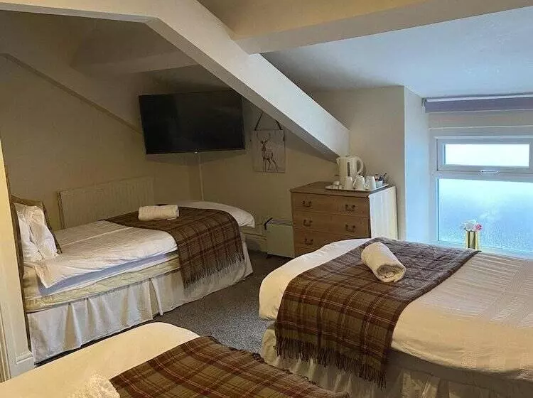 Majatalo Number 19 Guest House   4 Miles From Barrow In Furness   1 Mile From Safari Zoo