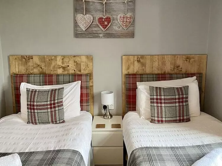 Majatalo Number 19 Guest House   4 Miles From Barrow In Furness   1 Mile From Safari Zoo