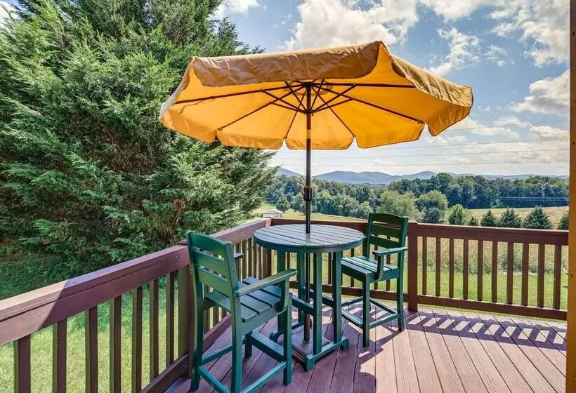 Wraparound Deck & Hot Tub: Blue Ridge Mtn Cabin