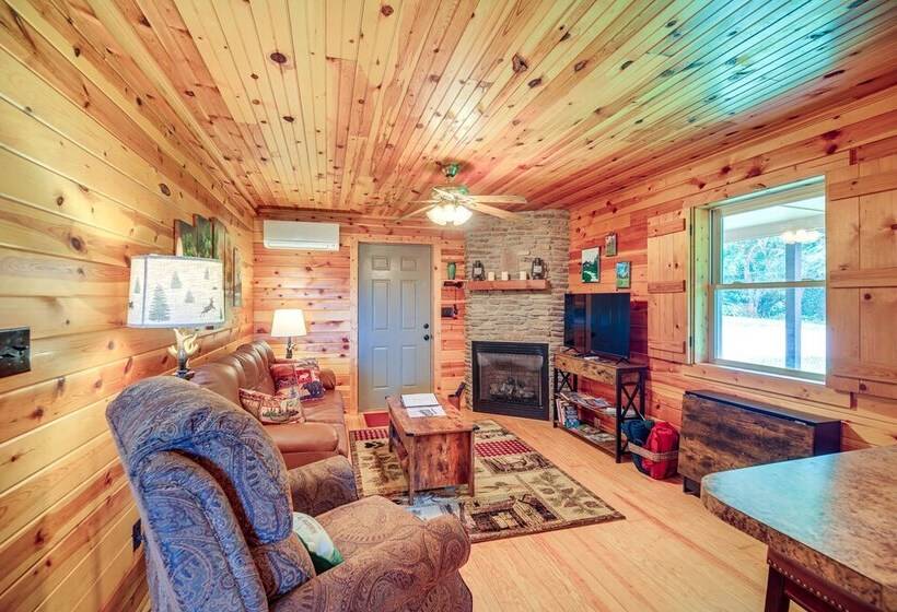 Wraparound Deck & Hot Tub: Blue Ridge Mtn Cabin