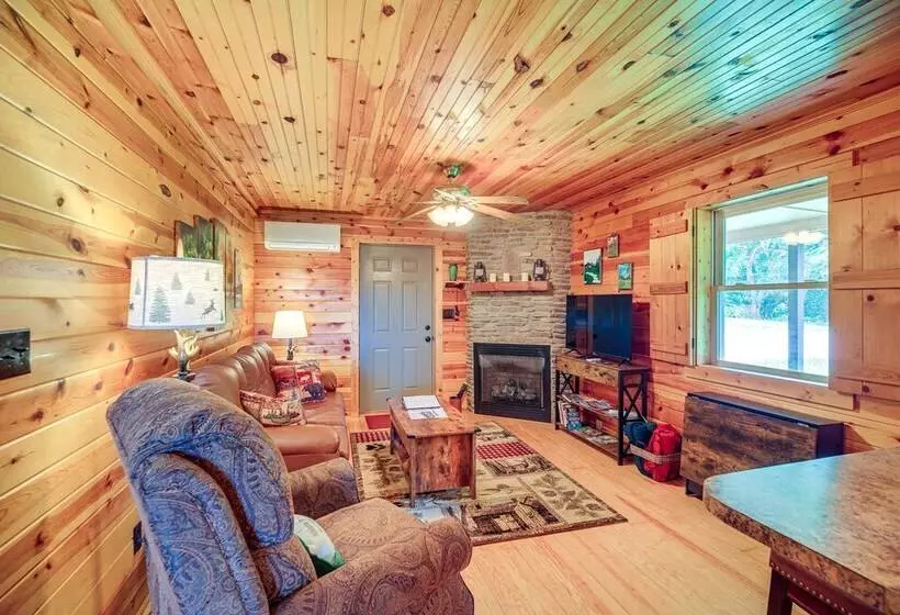 Wraparound Deck & Hot Tub: Blue Ridge Mtn Cabin