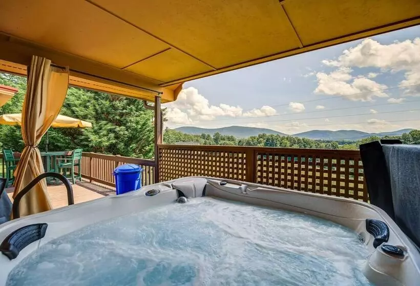 Wraparound Deck & Hot Tub: Blue Ridge Mtn Cabin