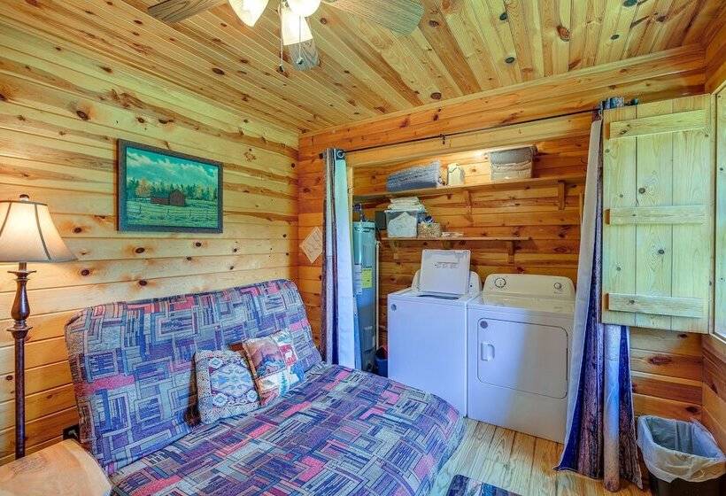 Wraparound Deck & Hot Tub: Blue Ridge Mtn Cabin