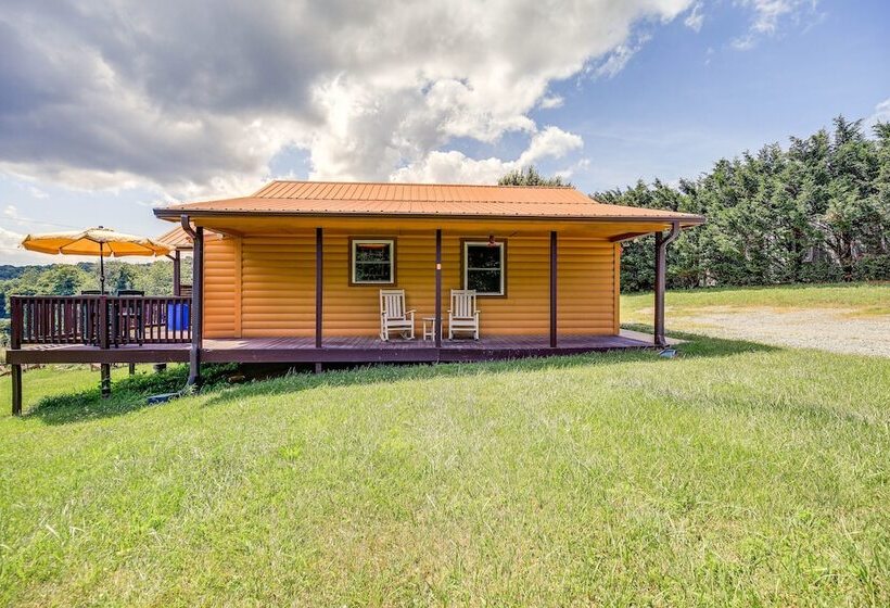 Wraparound Deck & Hot Tub: Blue Ridge Mtn Cabin