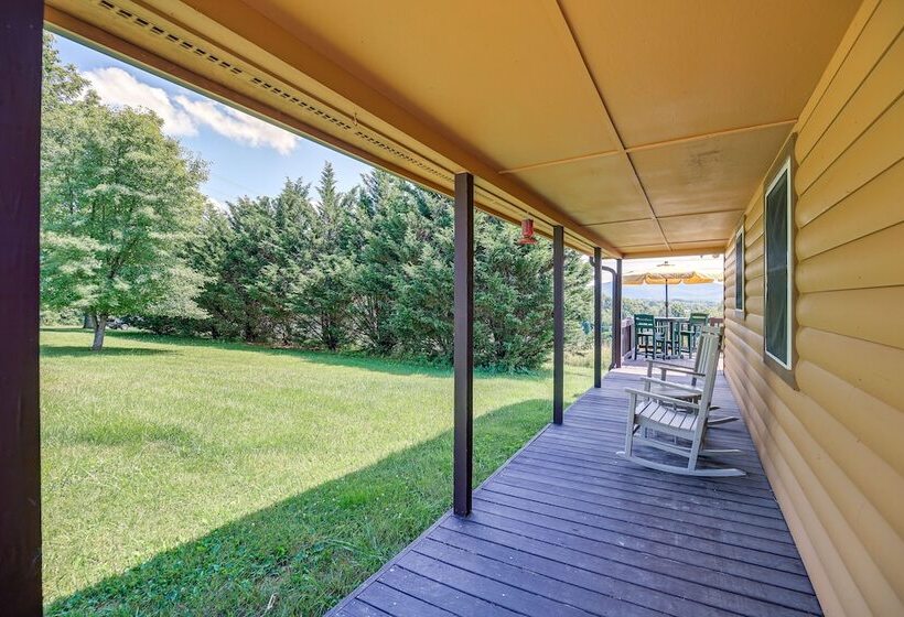 Wraparound Deck & Hot Tub: Blue Ridge Mtn Cabin
