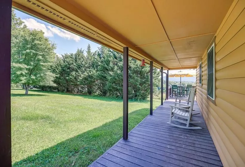 Wraparound Deck & Hot Tub: Blue Ridge Mtn Cabin