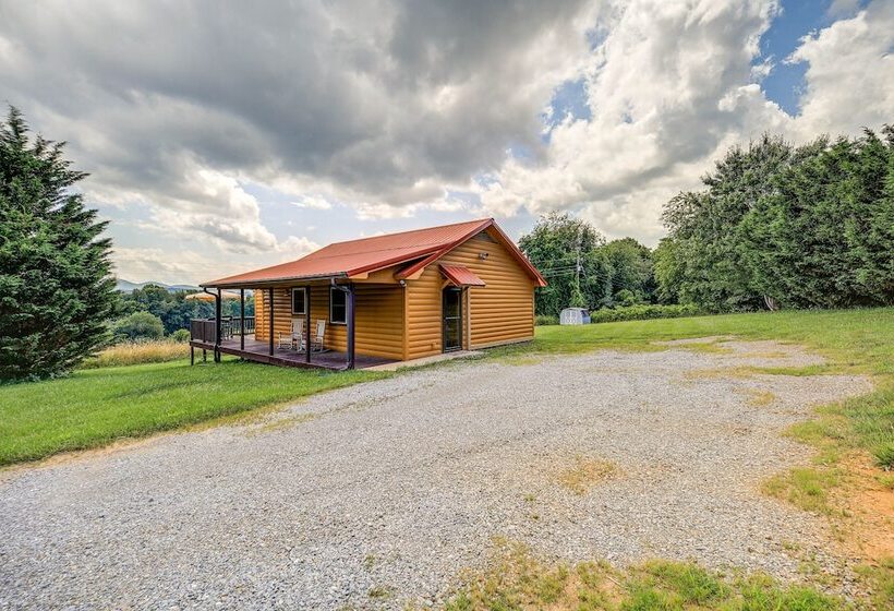 Wraparound Deck & Hot Tub: Blue Ridge Mtn Cabin