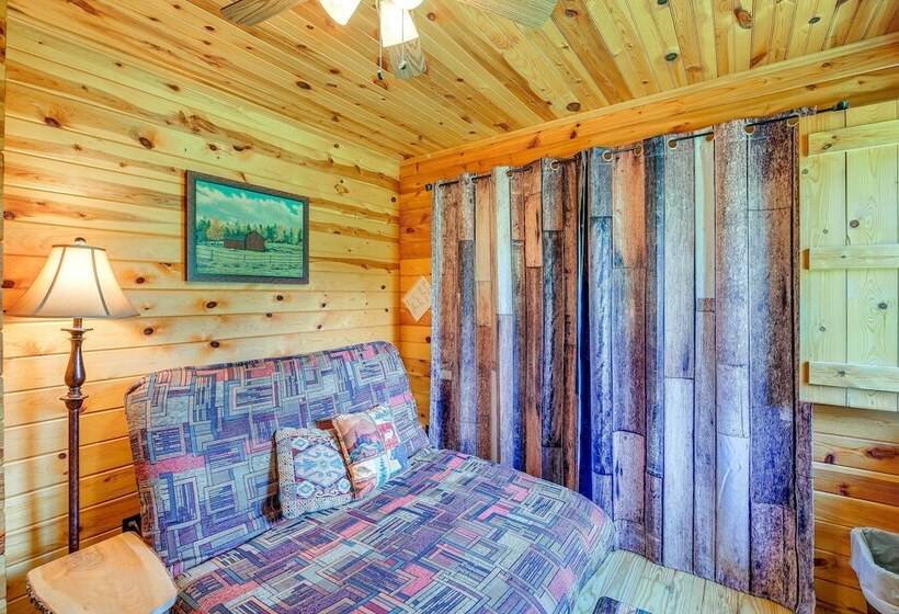 Wraparound Deck & Hot Tub: Blue Ridge Mtn Cabin