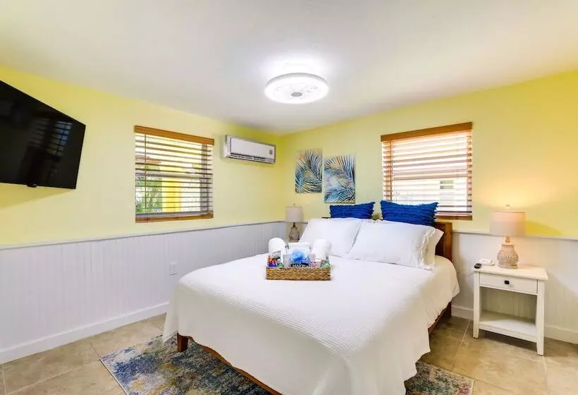 Bradenton Vacation Rental: Gas Grill & Water Views