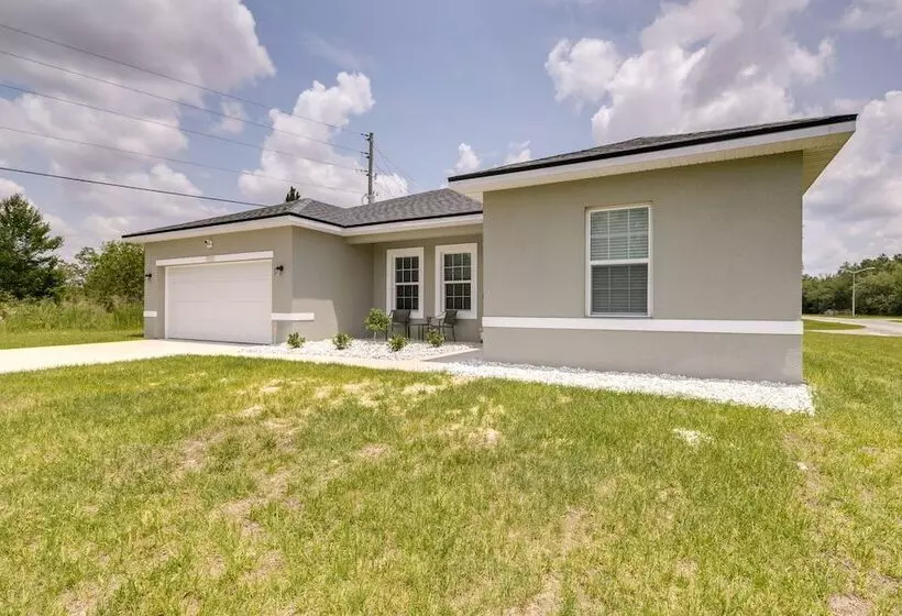 Bright, Pet Friendly Home: 16 Mi To Downtown Ocala