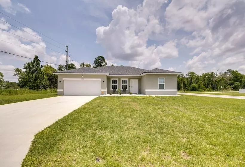 Bright, Pet Friendly Home: 16 Mi To Downtown Ocala