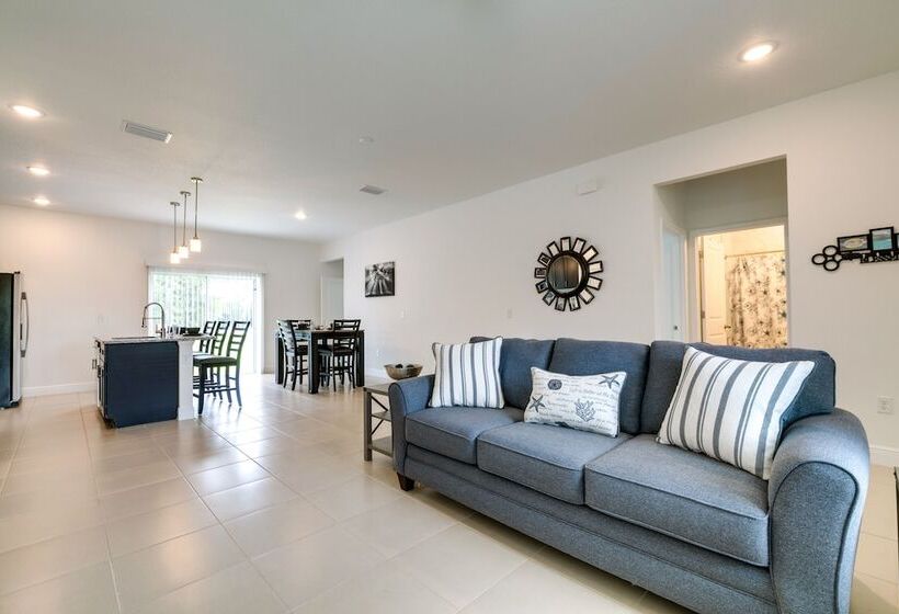 Bright, Pet Friendly Home: 16 Mi To Downtown Ocala