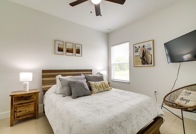 Bright, Pet Friendly Home: 16 Mi To Downtown Ocala