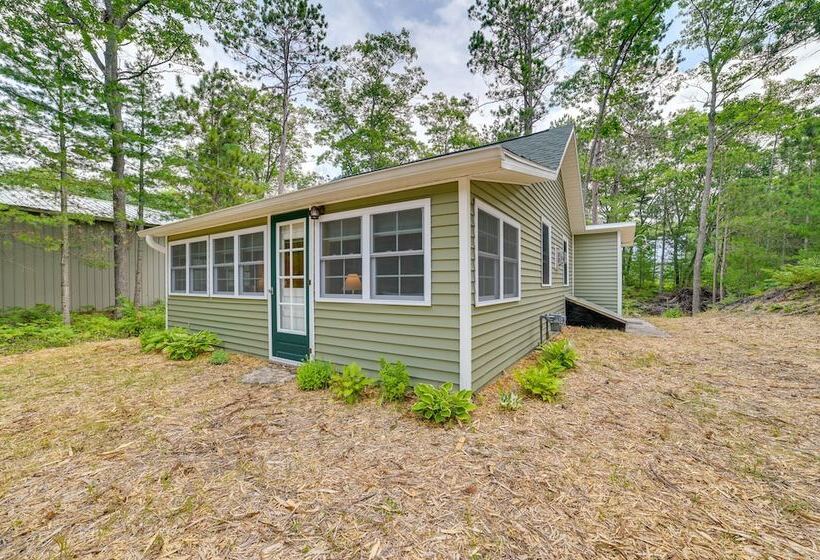 Enchanted Lake Huron Cottage W/ Beach Access!