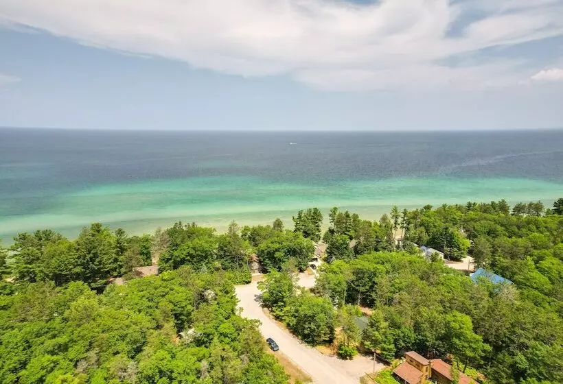 Enchanted Lake Huron Cottage W/ Beach Access!
