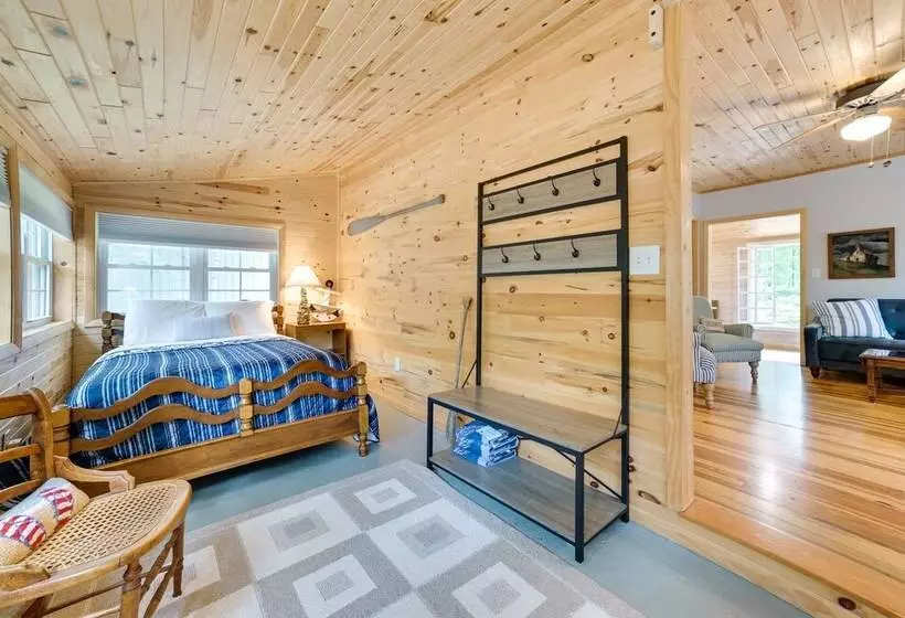 Enchanted Lake Huron Cottage W/ Beach Access!