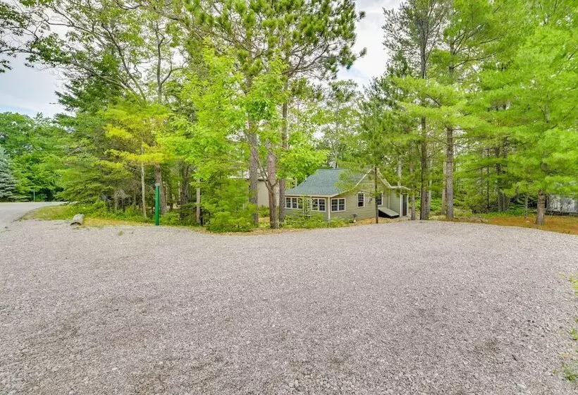 Enchanted Lake Huron Cottage W/ Beach Access!