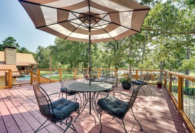 Charming Texarkana Home: Lake & Pool Access!