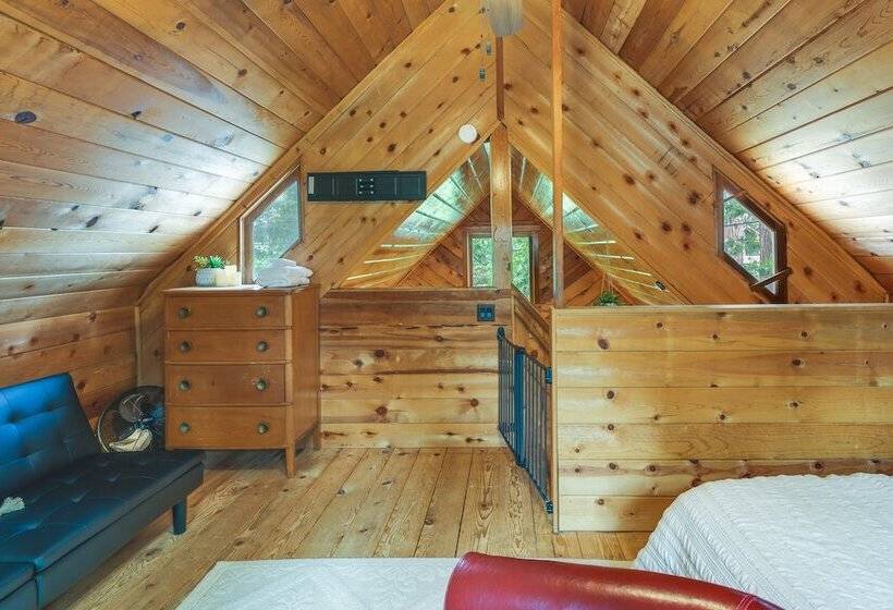 Fire Pit, Deck & Grill: Cozy Twain Harte Cabin!