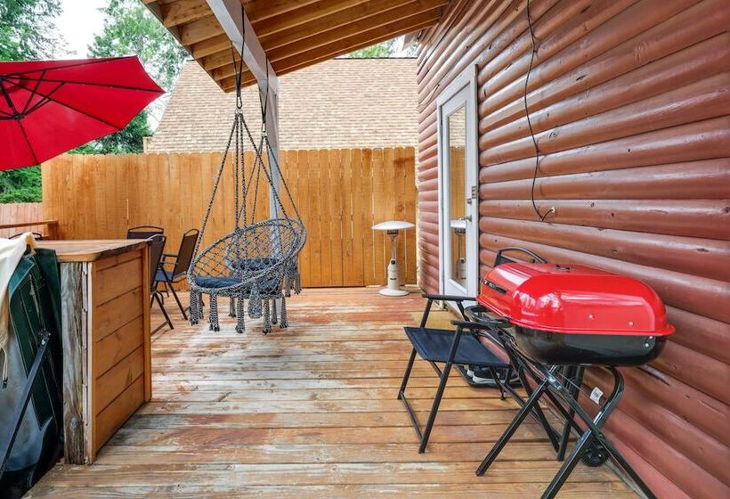 Fire Pit, Deck & Grill: Cozy Twain Harte Cabin!