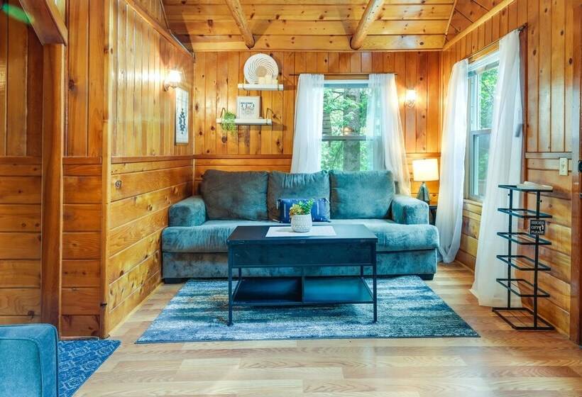 Fire Pit, Deck & Grill: Cozy Twain Harte Cabin!