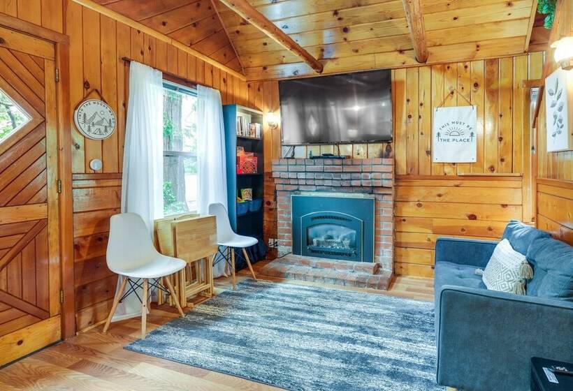 Fire Pit, Deck & Grill: Cozy Twain Harte Cabin!