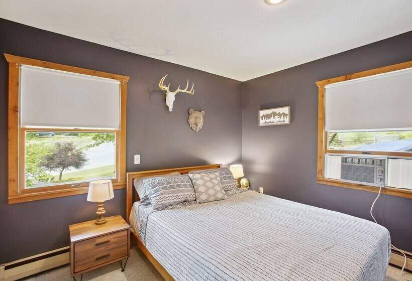 Crystal Lake Vacation Rental, 3 Mi To Betsie River